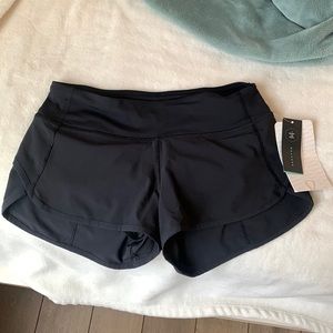 Lulu lemon speed short